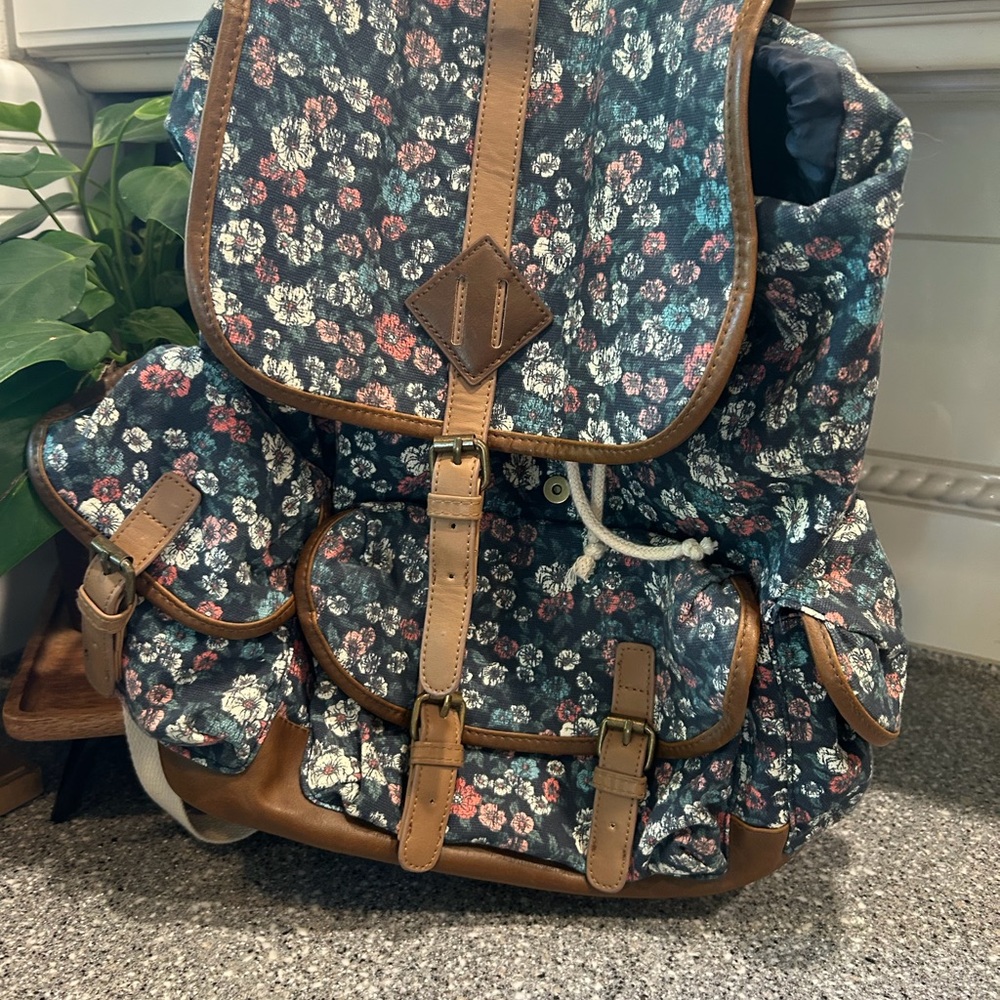 Mudd Floral Canvas Drawstring Backpack With Faux … - image 1